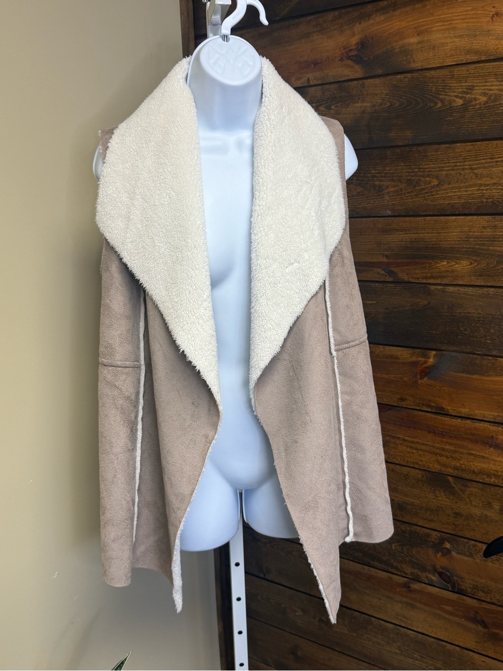 Women’s Taupe Faux Suede Open Front Coatigan cardigan vest Ivory Sherpa Lining M